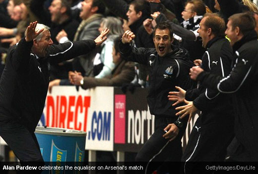 Alan Pardew celebrates the equaliser goal against Arsenal