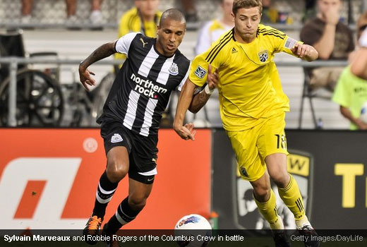 Sylvain Marveaux and Robbie Rogers of the Columbus Crew in battle [Magpies Zone/Getty Images/DayLife]