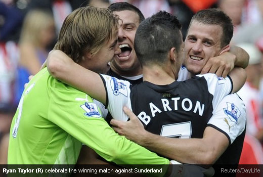 Ryan Taylor (R) celebrate the winning match against Sunderland [Magpies Zone/Reuters/DayLife]