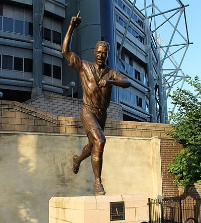 Alan-Shearer-statue